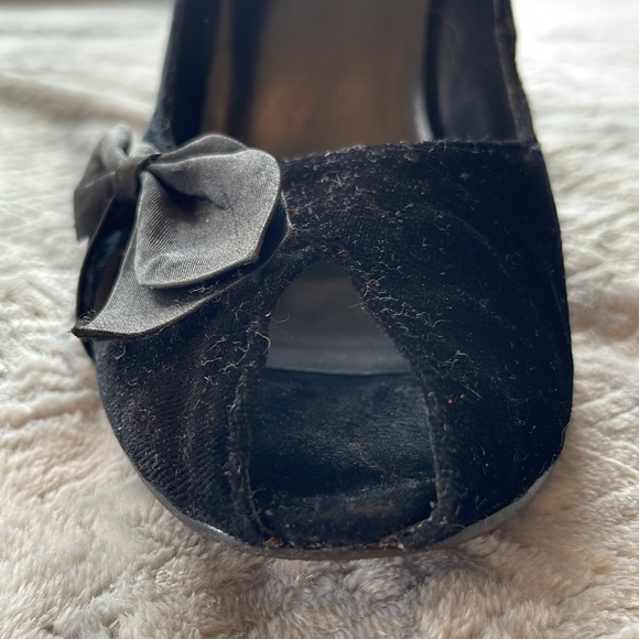 Amanda Smith 242 Gwen Black Velvet Heels - Peep Toe - Size 9 1/2 - Picture 7 of 7